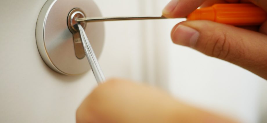 Der Schlüssel passt nicht – ich bin ausgesperrt – Das Haus/die Wohnung ist leer geräumt