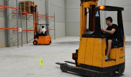 OLG Zweibrücken: Erstausbildung des Pflichtigen geht vor Kindesunterhalt