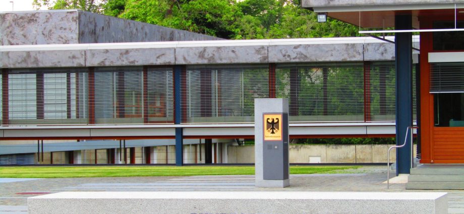 BVerfG: Keine Verletzung des Elternrechts durch Sorgerechtsentziehung bei fortbestehender Kindeswohlgefährdung