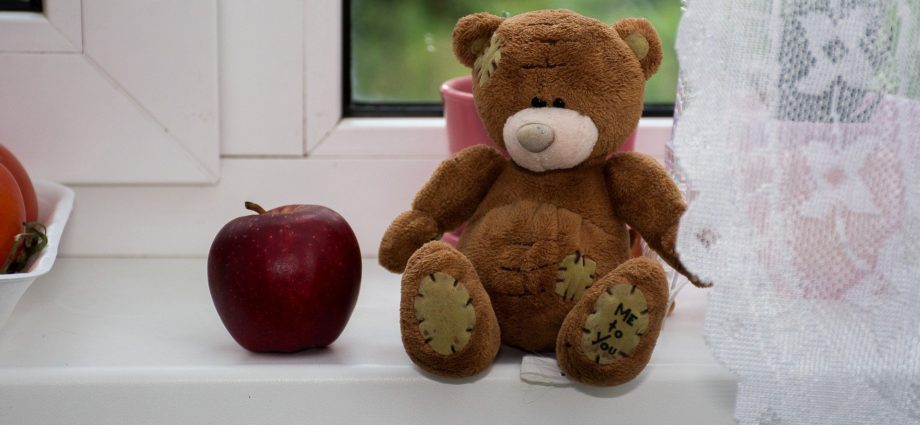 BVerfG: Zur Haftungsprivilegierung nicht mit Kind zusammen lebender Elternteil
