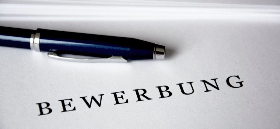 BVerfG: Fiktive Zurechnung von Erwerbseinkommen