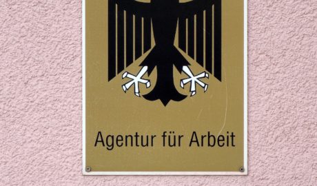 OLG Stuttgart: 10 Bewerbungen im Monat nicht ausreichend