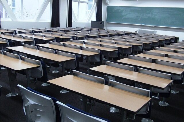 OLG Karlsruhe: Sorgerechtliche Maßnahmen bei Schulverweigerung