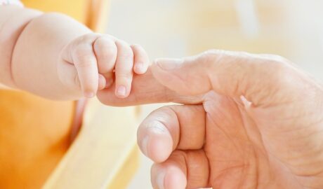 OLG Saarbrücken:  Vaterschaftsfeststellung nur für den rechtlichen Vater verpflichtend